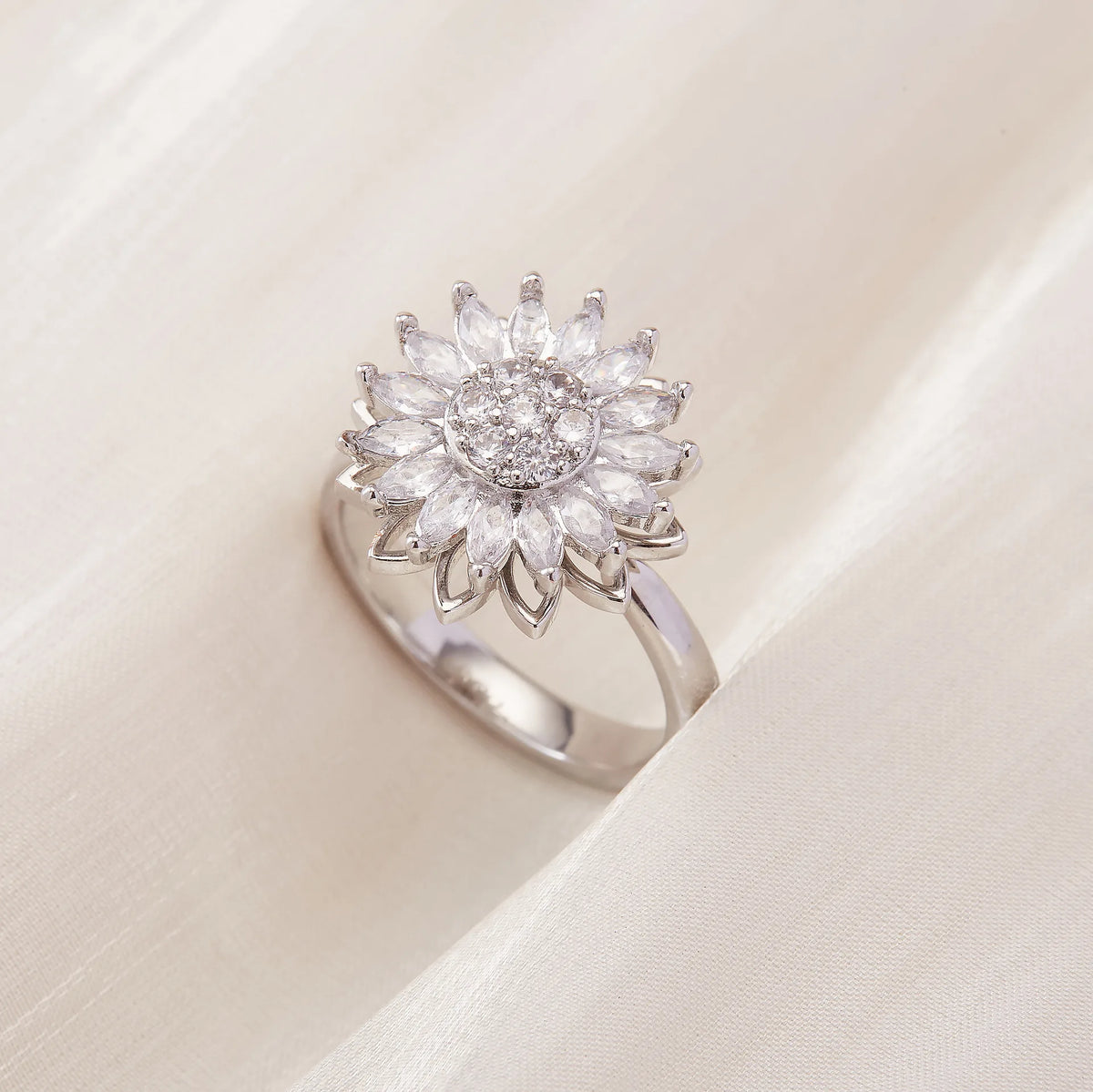 Women's Spinner Ring Luxury Four Clover Flower Rings For Man Gold Color Anti-stress Anxiety Fidget Ring Stainless Steel Jewelry